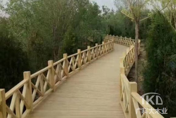 防腐木步道