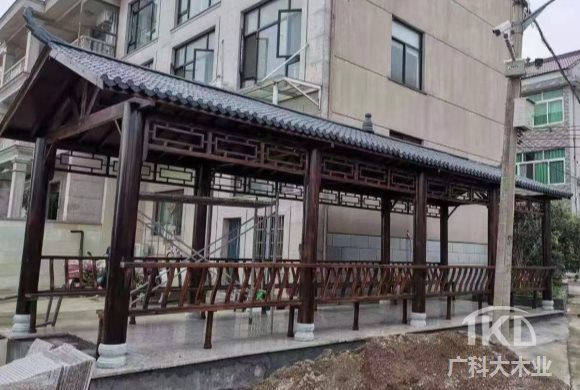 仿古碳化木长廊