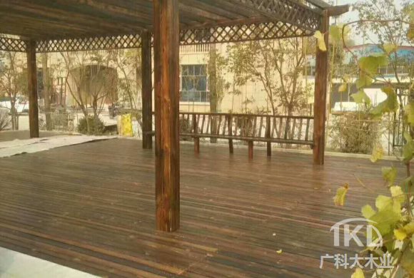 防腐木地板平台制作